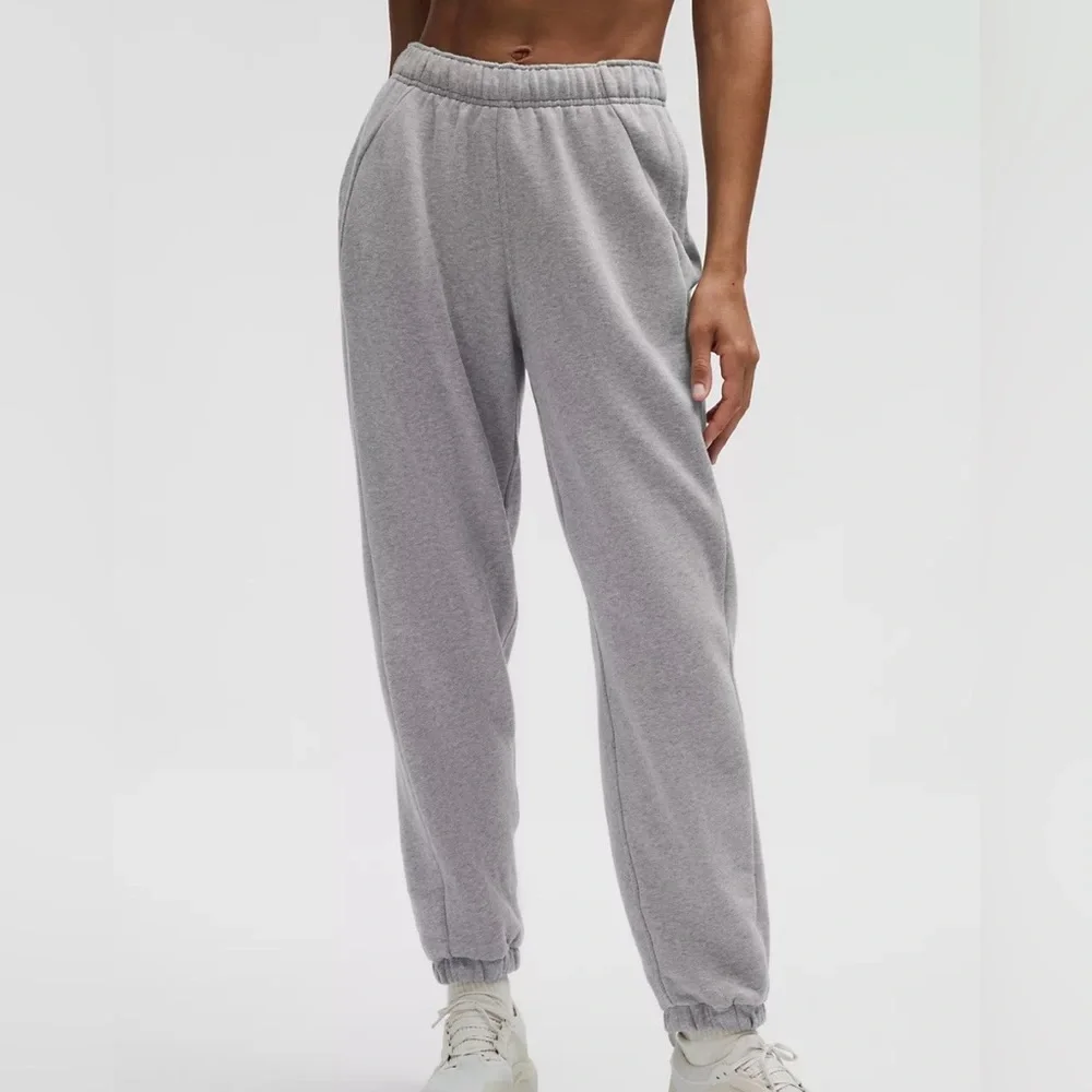 Lululemon Scuba Mid-Rise Jogger - Picture 1 of 2
